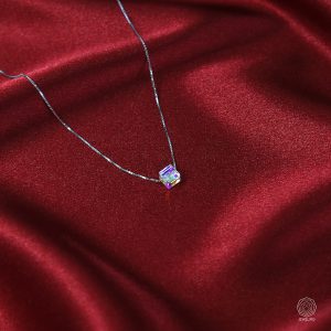 قیمت و خرید گردنبند نقره سواروسکی مکعب اپال