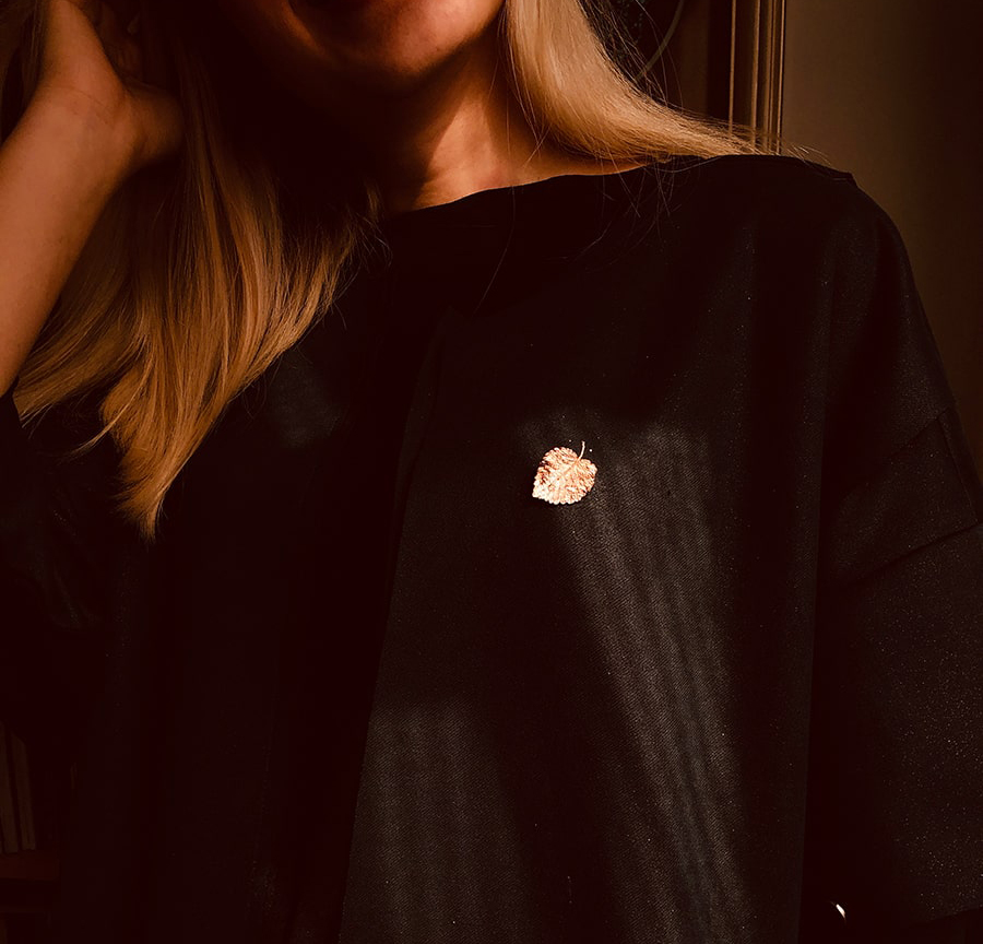 گل سینه زنانه و دخترونه