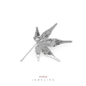 گل سینه برگ افرا ژاپنی با آبکاری رودیوم