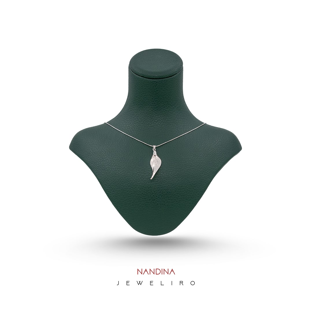 nandina-rhodium-pendant-necklace-JL.JPW.03076 آویز گردنبند دخترانه خاص از برگ ناندینا روکش رودیوم